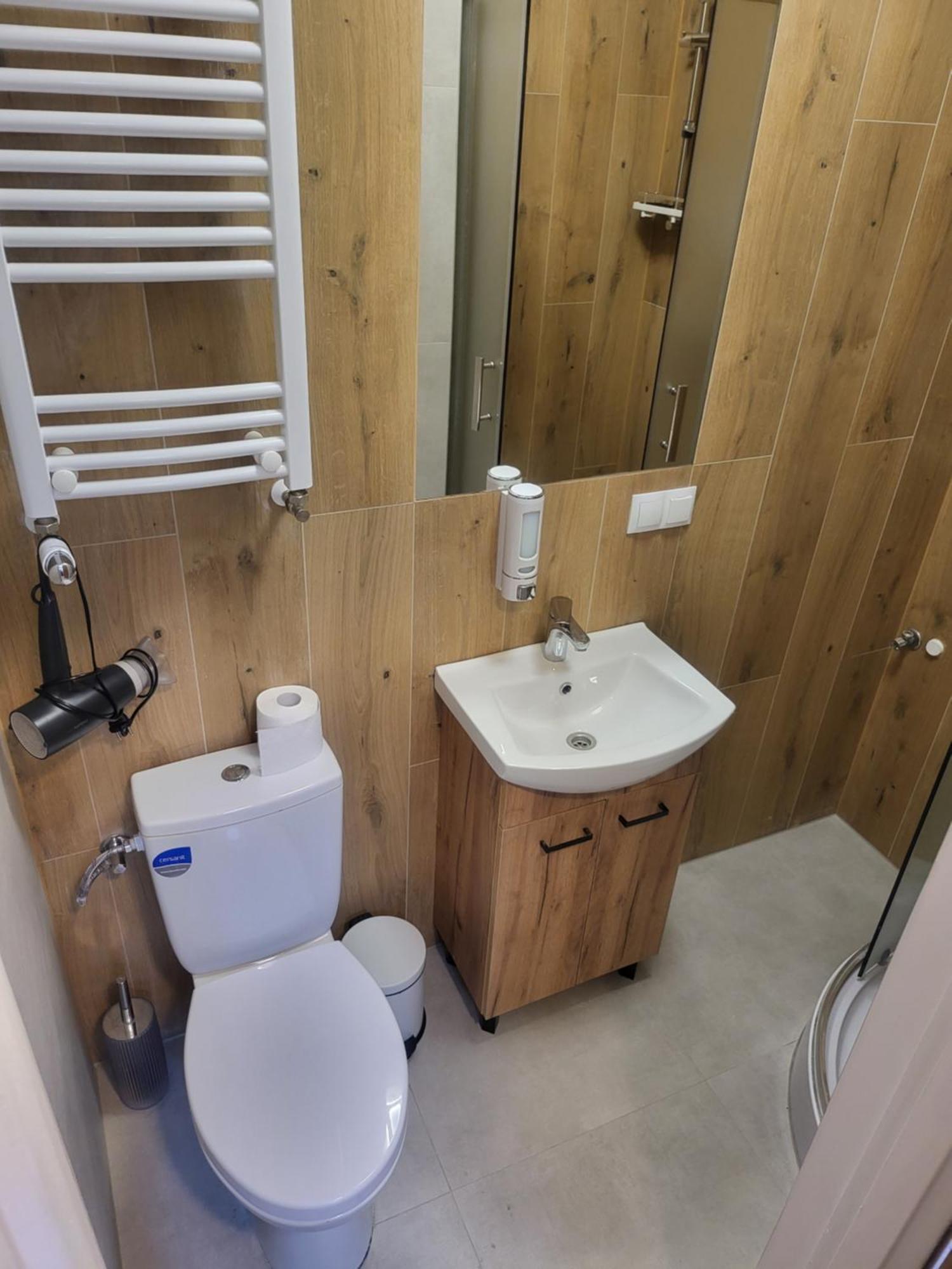 Rooms4Rest Popularna - Private Rooms For Tourists - Atr Consulting Sp, Z O,O, Warsaw Luaran gambar