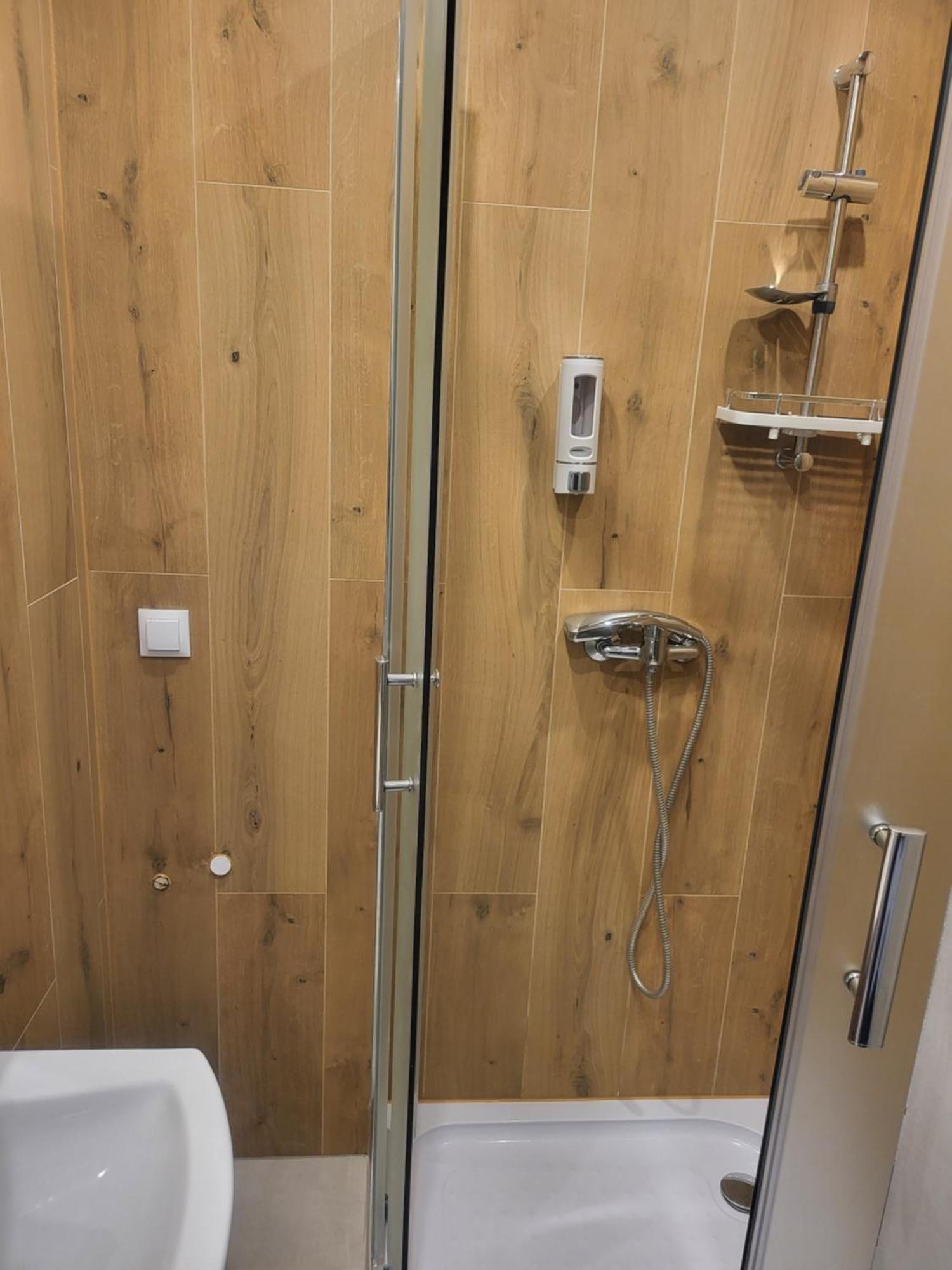 Rooms4Rest Popularna - Private Rooms For Tourists - Atr Consulting Sp, Z O,O, Warsaw Luaran gambar