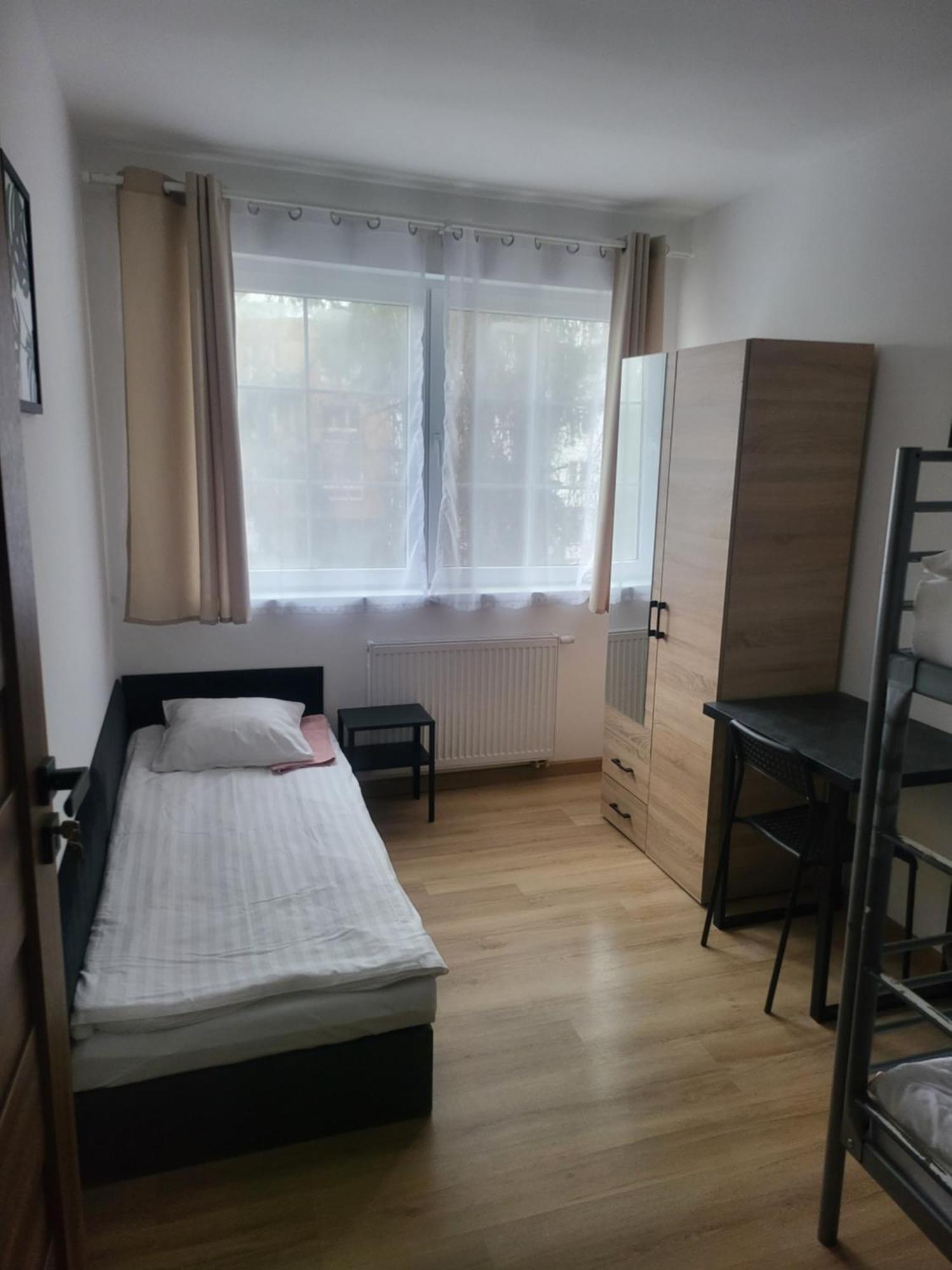 Rooms4Rest Popularna - Private Rooms For Tourists - Atr Consulting Sp, Z O,O, Warsaw Luaran gambar